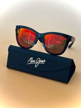 Maui Jim ANUENUE MJ
448-02 Sunglasses Black W/ Hawaii Lava Polarized Lens w case